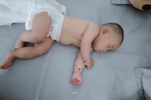 西双版纳宝宝高烧怎么处理